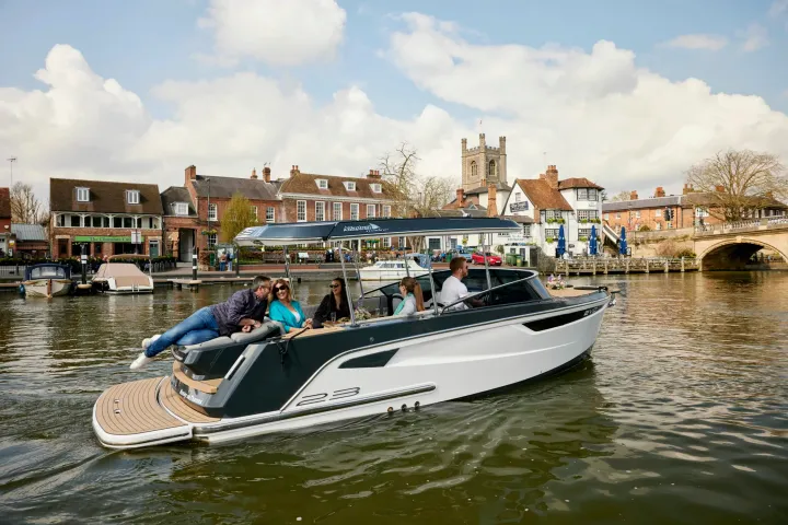 Boat Rentals Guide: Luxury Travel, Private Trips, and Leisure Experiences Around the World